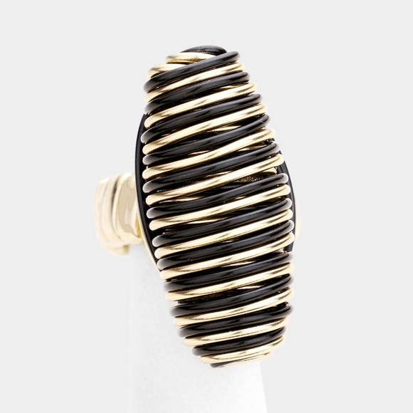 Two Tone Wire Swirl Decor Necklace Set & Ring - Picture 3 of 4